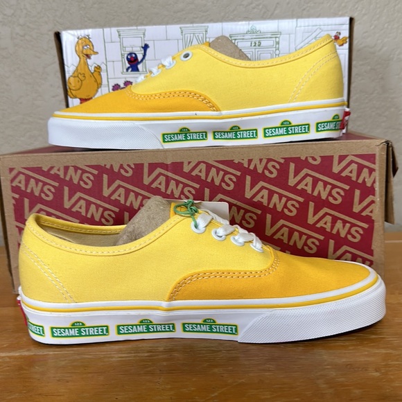 Vans Authentic Sesame Street Yellow women’s size 6 or men’s size 4.5 - Picture 2 of 10